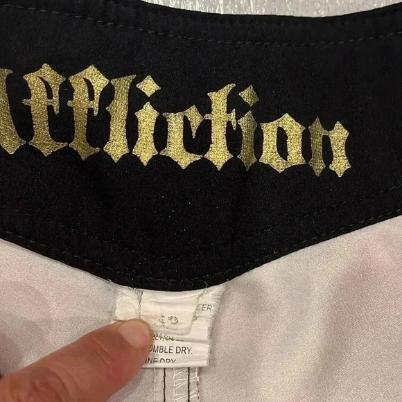 [32]  AFFLICTION SAMURAI SWIM TRUNKS SHORTS DRAWSTRING BOARD BEACH RED - Picture 2 of 9